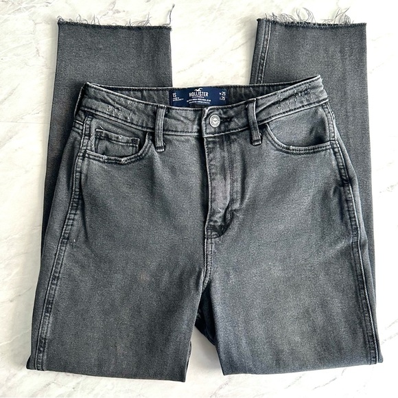 Hollister Ultra High-Rise Mom Jean Size 1 Short - Picture 2 of 16